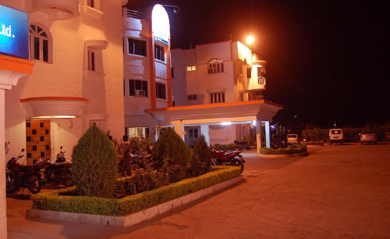Rayagada Hotel Sai International מראה חיצוני תמונה